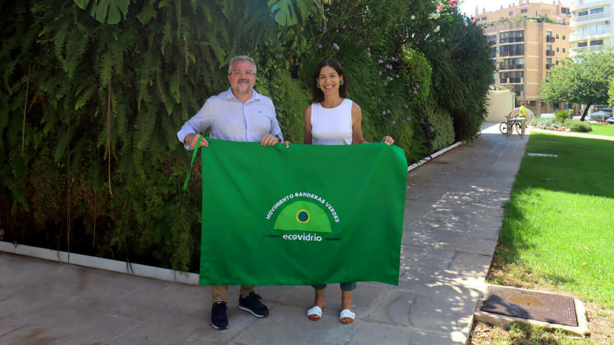 Benidorm se suma al reto de revalidar la Bandera Verde por el reciclaje de vidrio durante el verano  