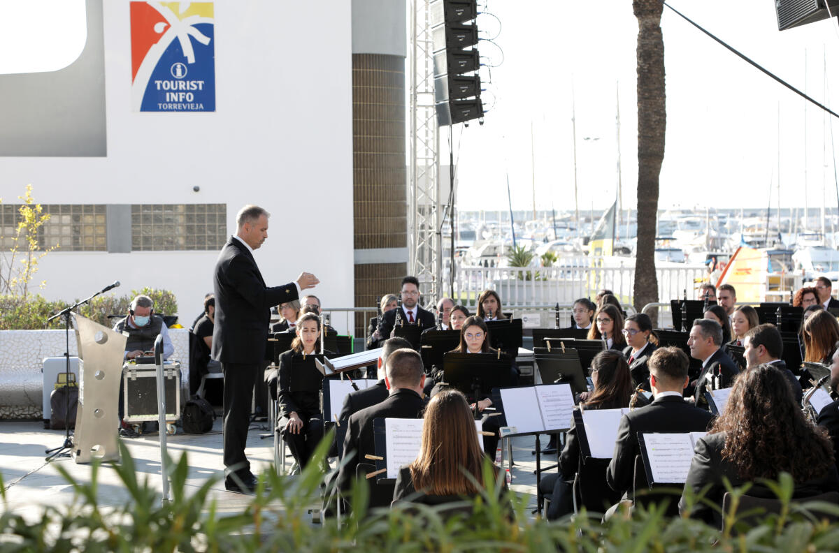 La Sociedad Musical de Sax, L’Harmonia d’Alacant y la Unió Musical de L’Orxa ganan el Certamen de Bandas