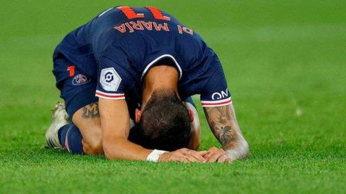 Susto mayúsculo en el PSG: ordenan a Di María irse en pleno partido por "motivos personales"