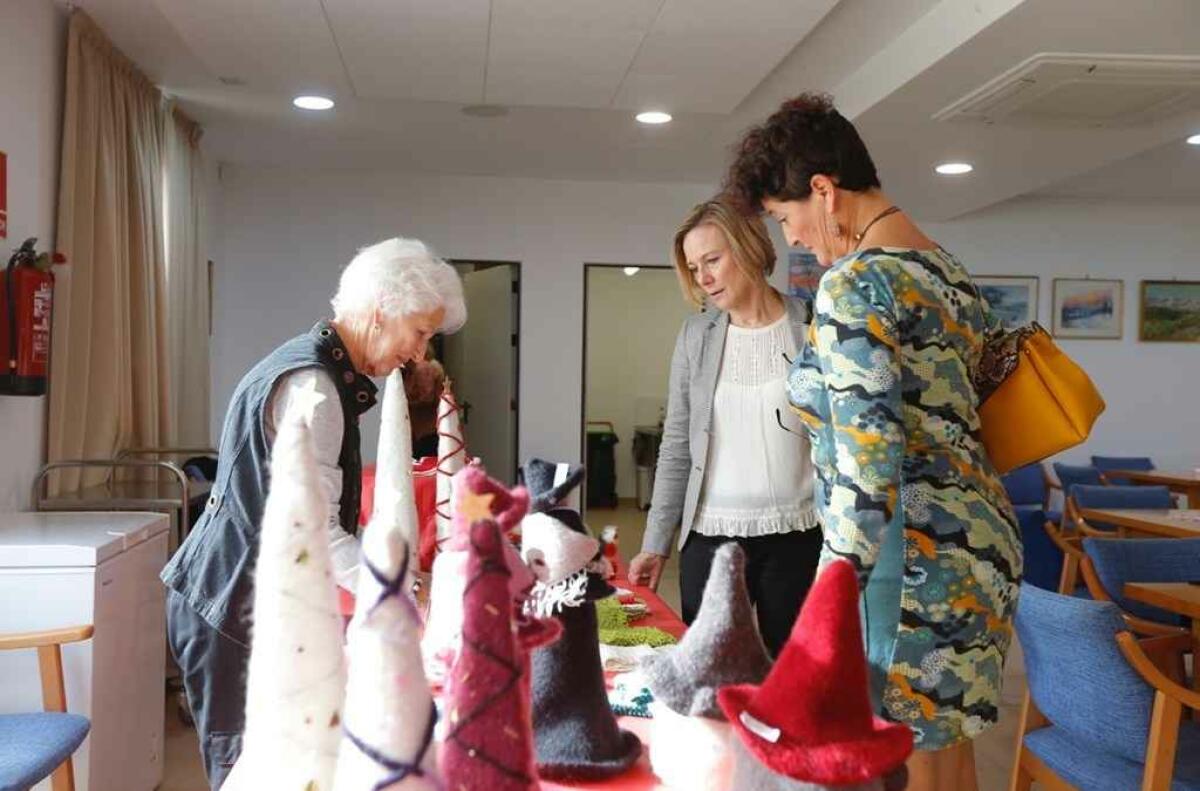 Alfaz &middot; Mercadillo de Primavera en la Plaza de la Urbanizaci&oacute;n Noruega Alfaz del Sol