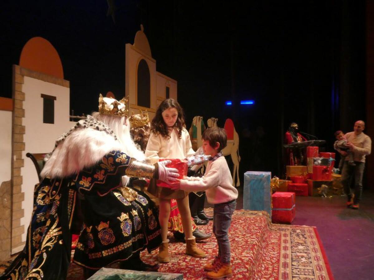 Los Reyes Magos repartieron regalos e ilusión en La Nucía