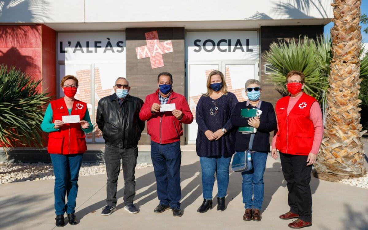 La Asociación Jubilados Racó de l’Albir colabora con Cruz Roja y con el Voluntariado Social de l’Alfàs