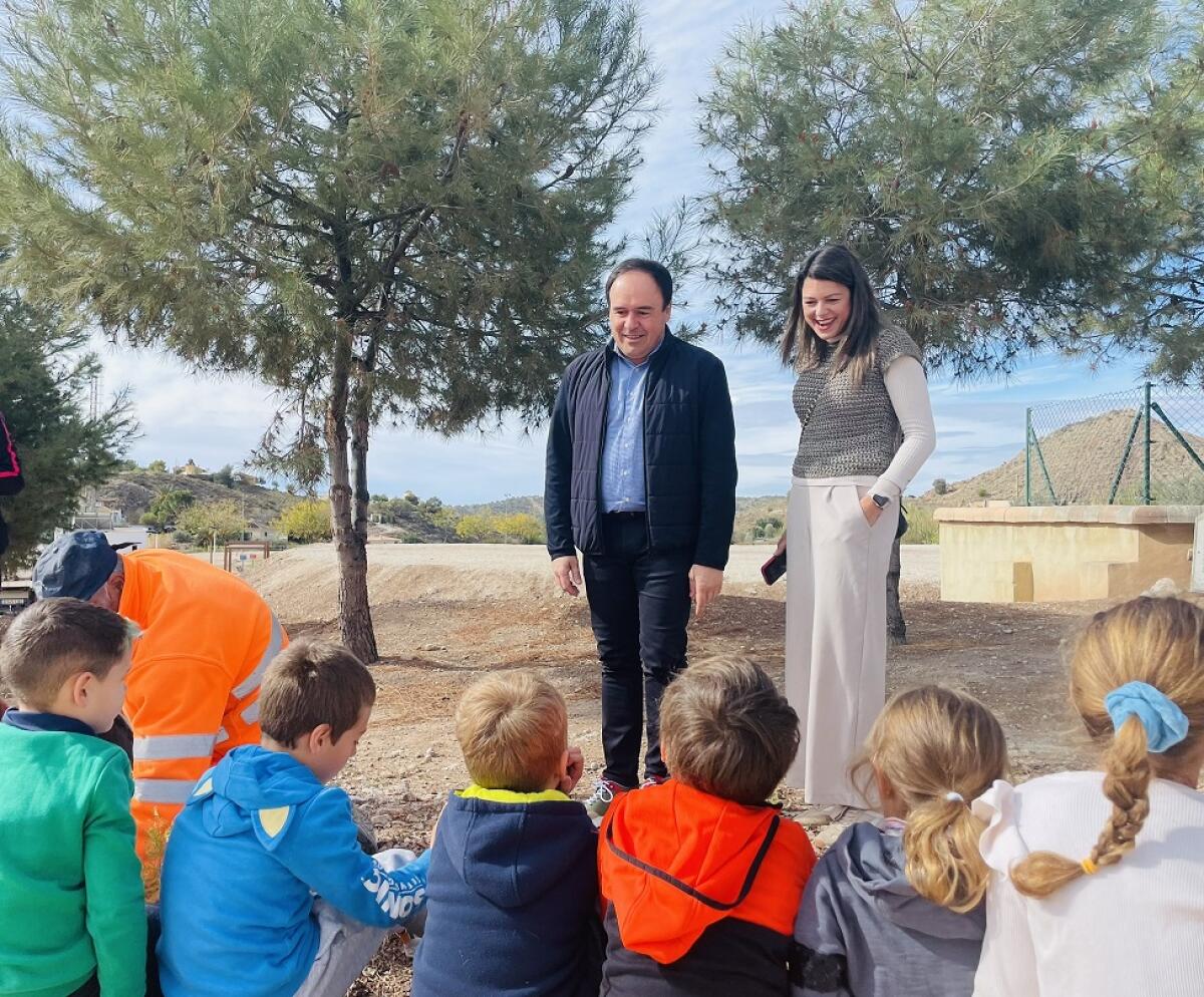 Jornada de reforestación en Finestrat con motivo del «Día Mundial del Clima