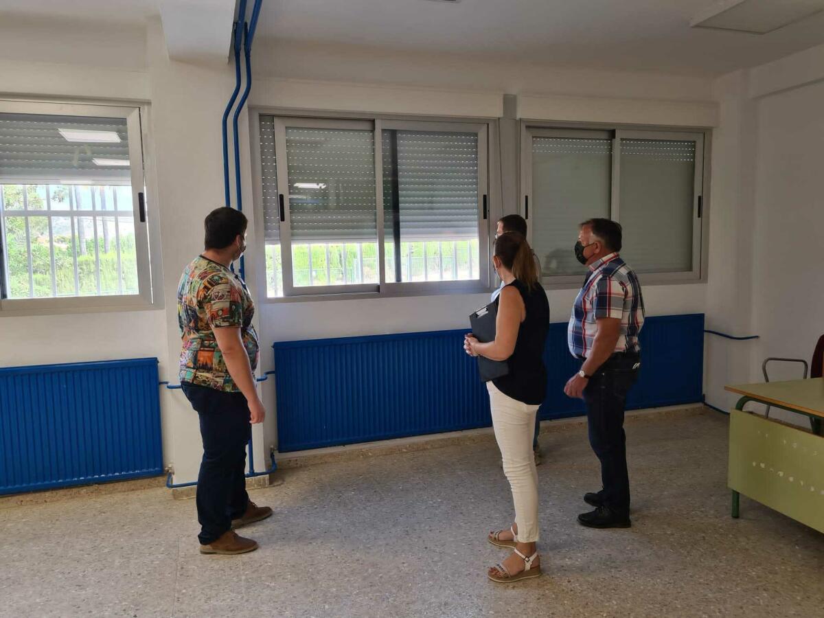 Los concejales de Educación y Urbanismo visitan las obras del CEIP Hispanitat