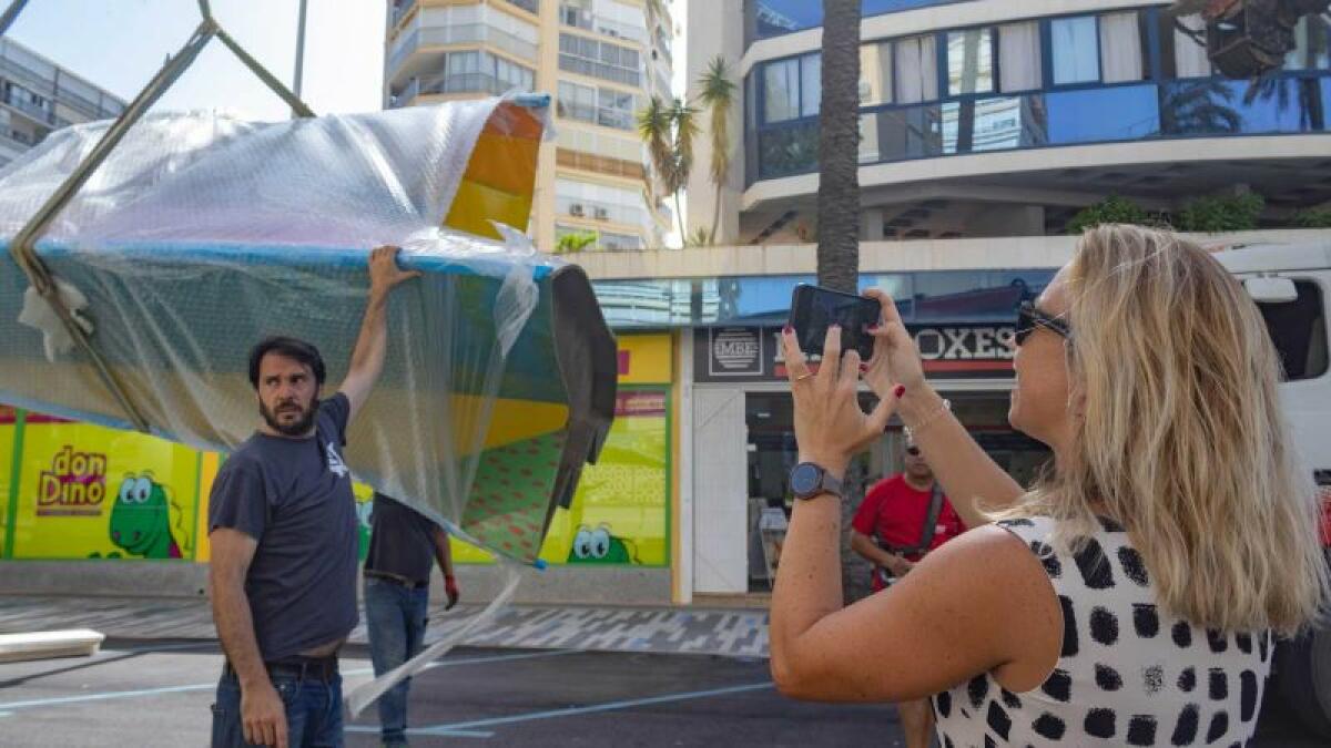 Llegan a Benidorm las monumentales esculturas de Cristóbal Gabarrón