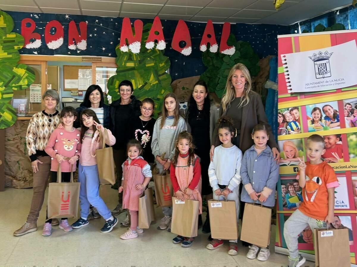 Entrega de premios del IX concurso de postales navideñas del colegio Sant Rafael