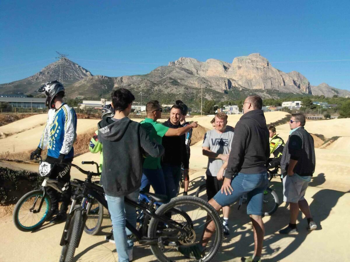 Riders alemanes eligen el Circuito de BMX de La Nuc&iacute;a  para su stage invernal