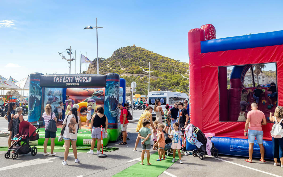 Este fin de semana, FIESTAS DE LA CALA con Tributo a «El último de la Fila», Tardeo con Dj Jessie Broke y la 1ª carrera solidaria de Cáritas