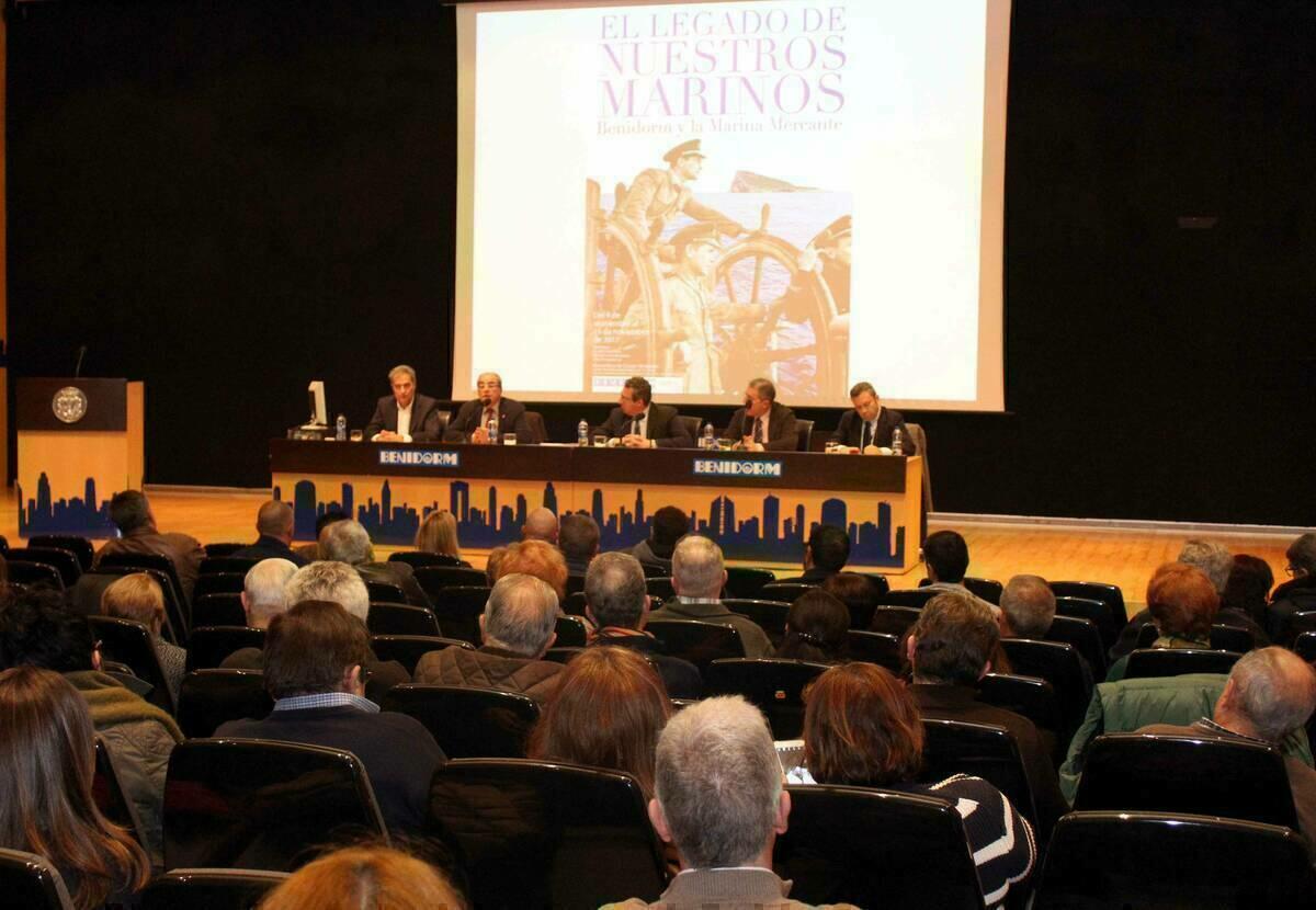 Benidorm plasma en un cat&aacute;logo el legado de sus marinos