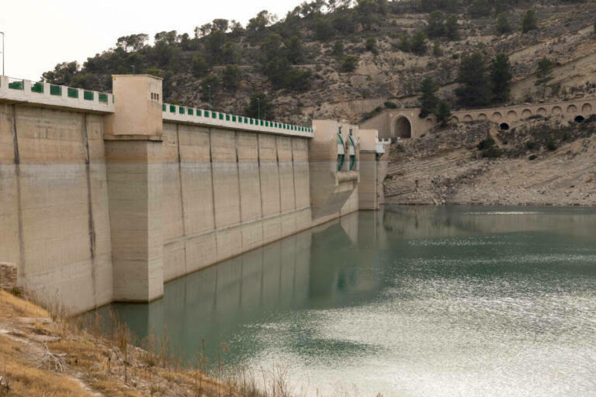 El Consorcio de la Marina Baixa aprueba la construcción de más hidroeléctricas y fotovoltaicas