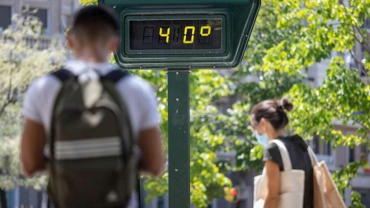 Cuándo y dónde golpeará con más fuerza la primera ola de calor del verano en España