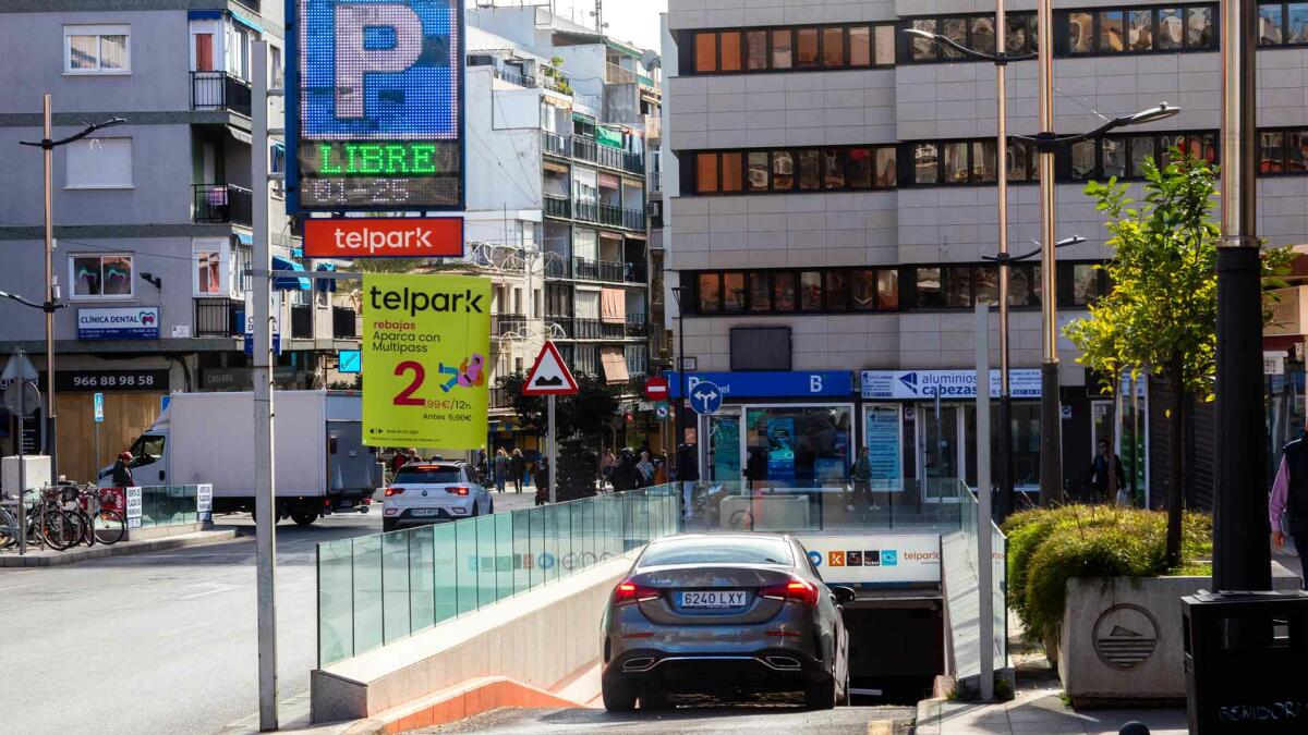 Ayuntamiento y concesionaria lanzan una nueva campaña de descuentos en los parkings de Tomás Ortuño y Ametlla del Mar