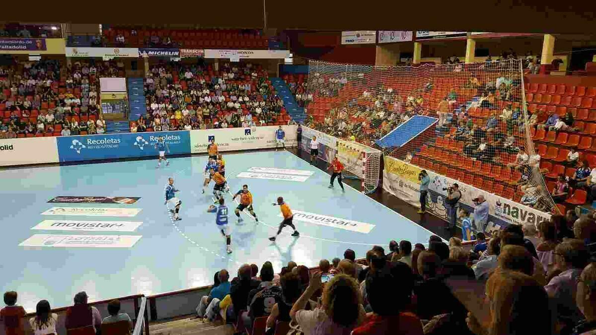 BM Benidorm &middot; Primer partido, primer desplazamiento y primer punto