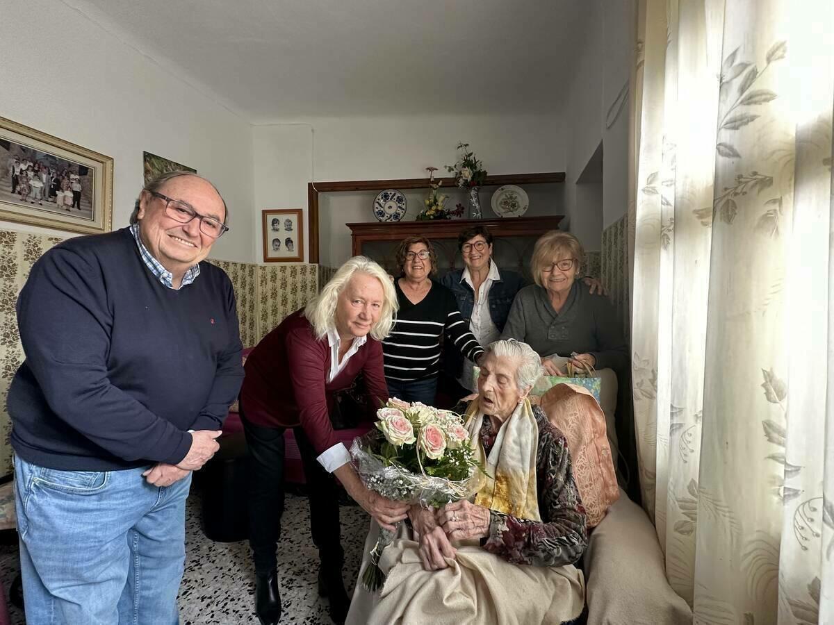 La “nuciera” Josefa Talavera cumple 105 años