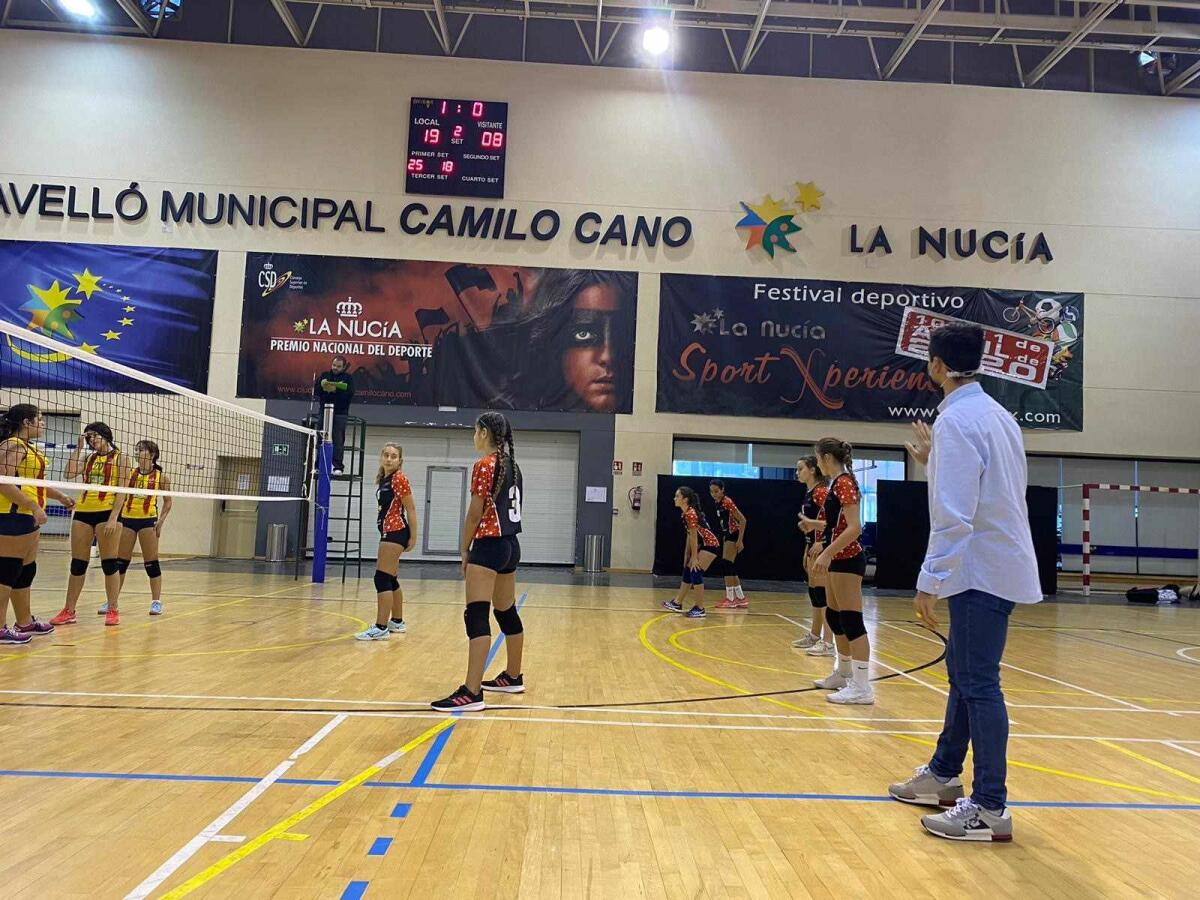 Triple victoria de los equipos del Club Voleibol La Nucía