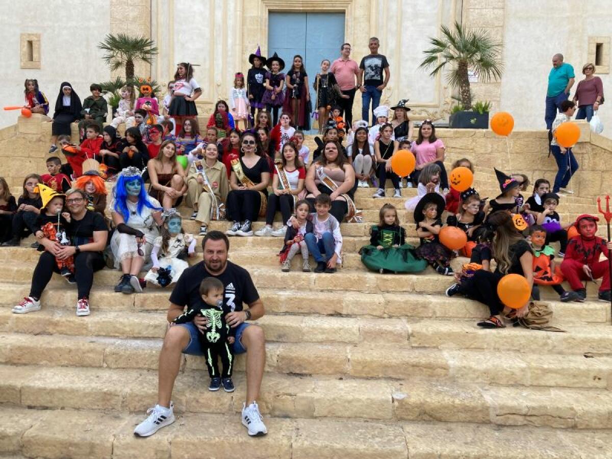 Decenas de niñ@s llenaron el Cirer en la fiesta de Halloween infantil