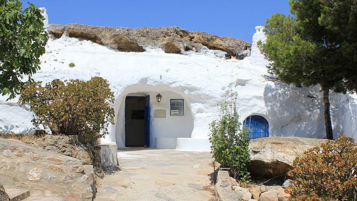 El pueblo de Alicante con casas excavadas en cuevas donde el 66% de los habitantes son extranjeros