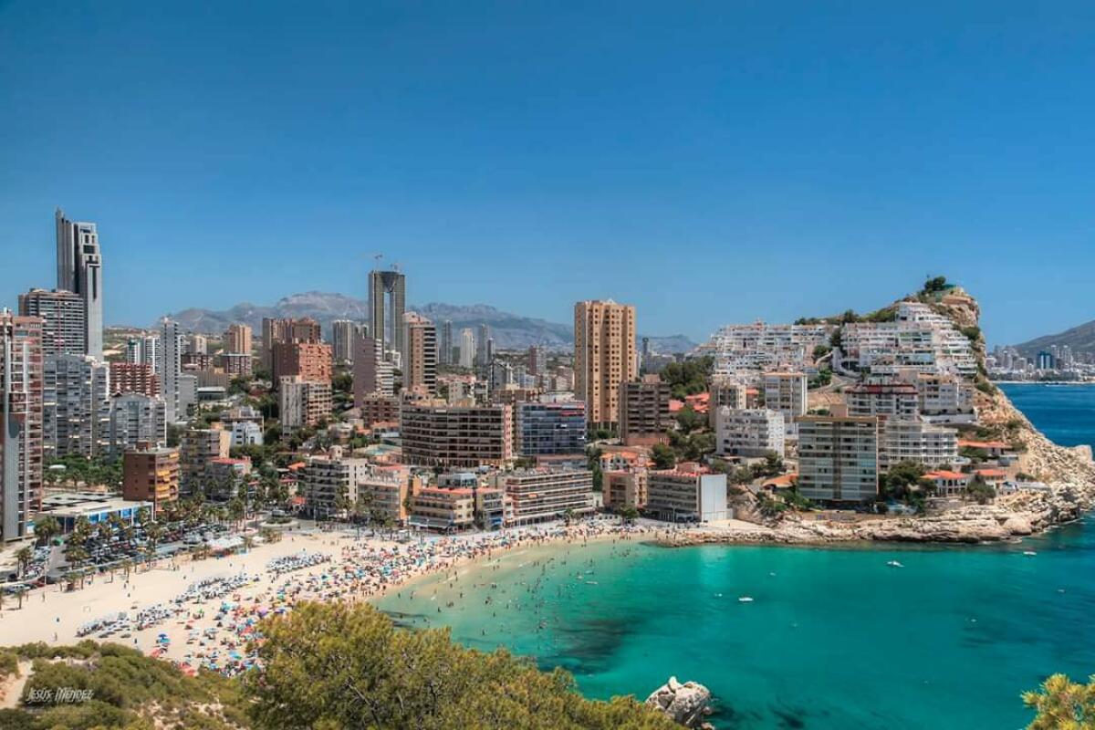 Espa&ntilde;a ampl&iacute;a el aforo de sus playas