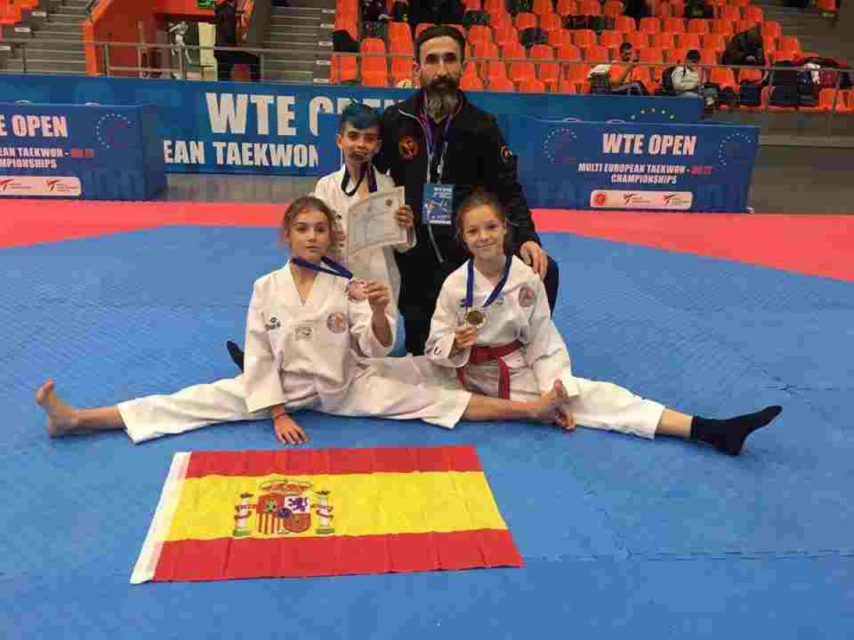 El Club Taekwondo Finestrat logra tres medallas en los Juegos Europeos disputados en Bulgaria