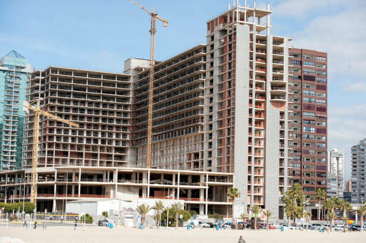 La Vila revoca los convenios con el Atrium Beach: le devuelve las parcelas y 1,5 millones de euros