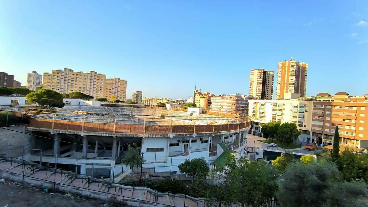 El PSOE denuncia que la reforma de la plaza de toros sigue en un cajón tras perder los fondos europeos