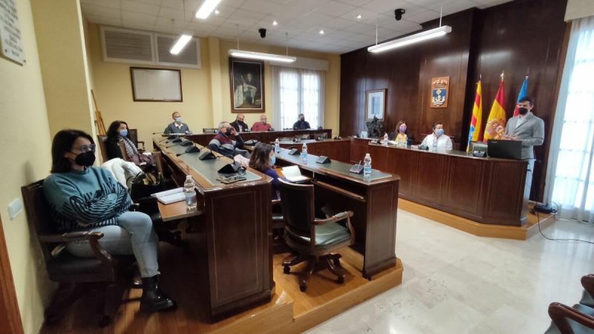 El Ayuntamiento de la Vila Joiosa mantiene una reunión con todos sus departamentos para avanzar en su Plan de Sostenibilidad Turística