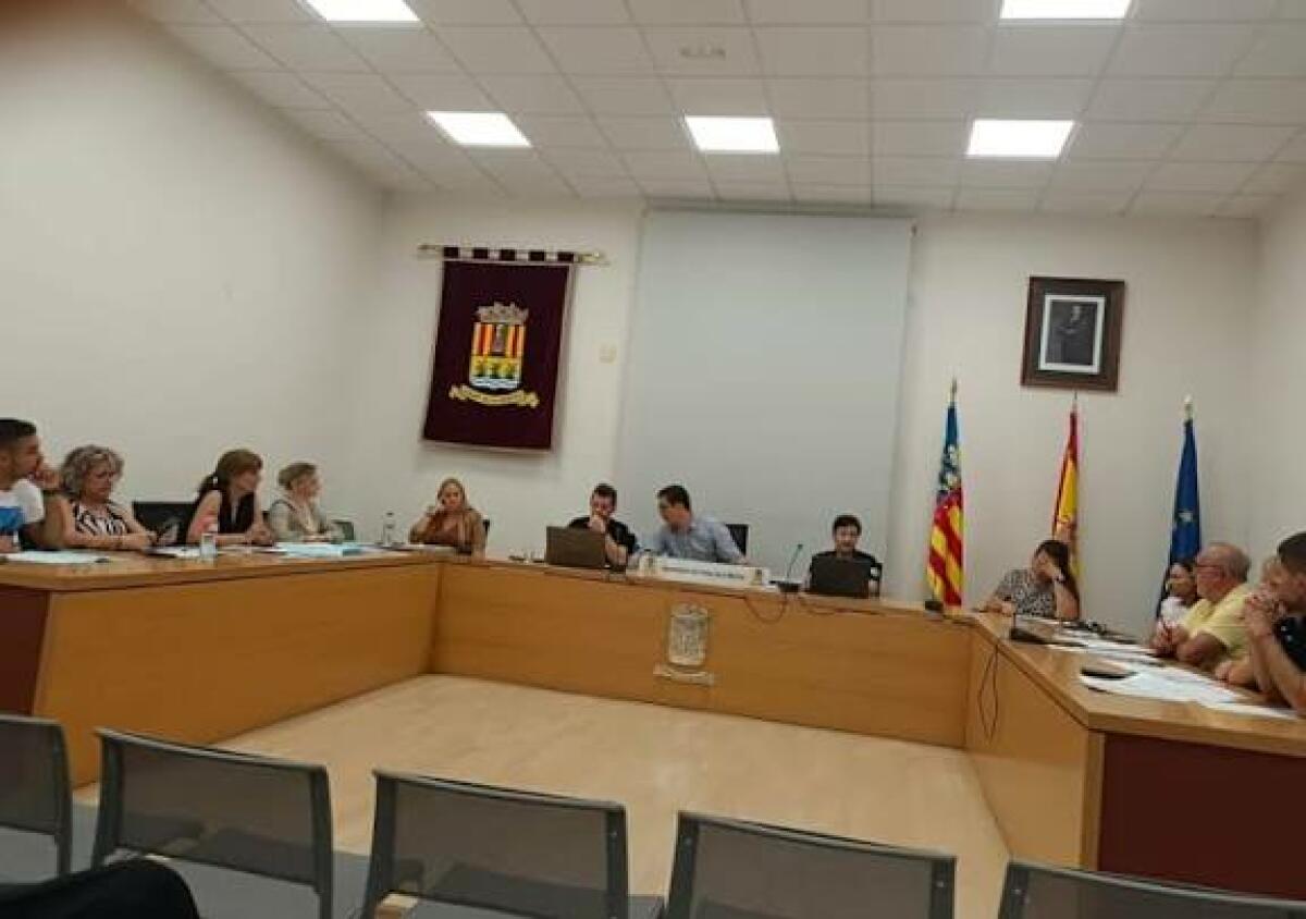 El Ayuntamiento de Polop de la Marina garantiza el fortalecimiento de su estructura con la aprobaci&oacute;n un&aacute;nime de su RPT