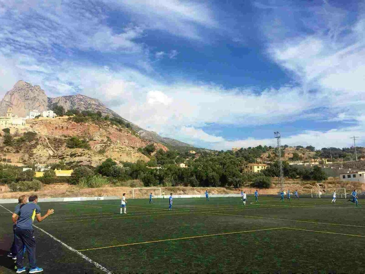 Victoria de los benjamines, infantiles y cadetes del C.F.U.E. Finestrat