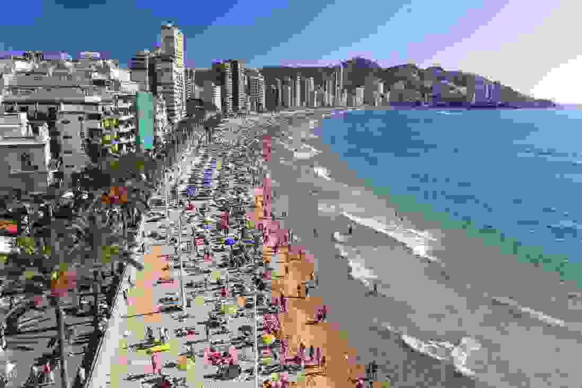 Benidorm dispondr&aacute; de m&aacute;s ba&ntilde;os p&uacute;blicos para las playas y estudia reforzar los horarios de su limpieza