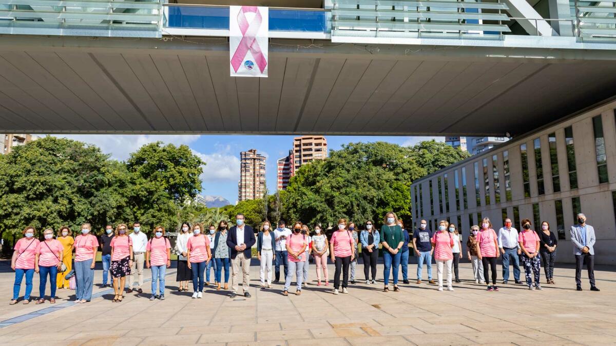 Apoyo de Benidorm a Anémona y a la lucha contra el cáncer de mama