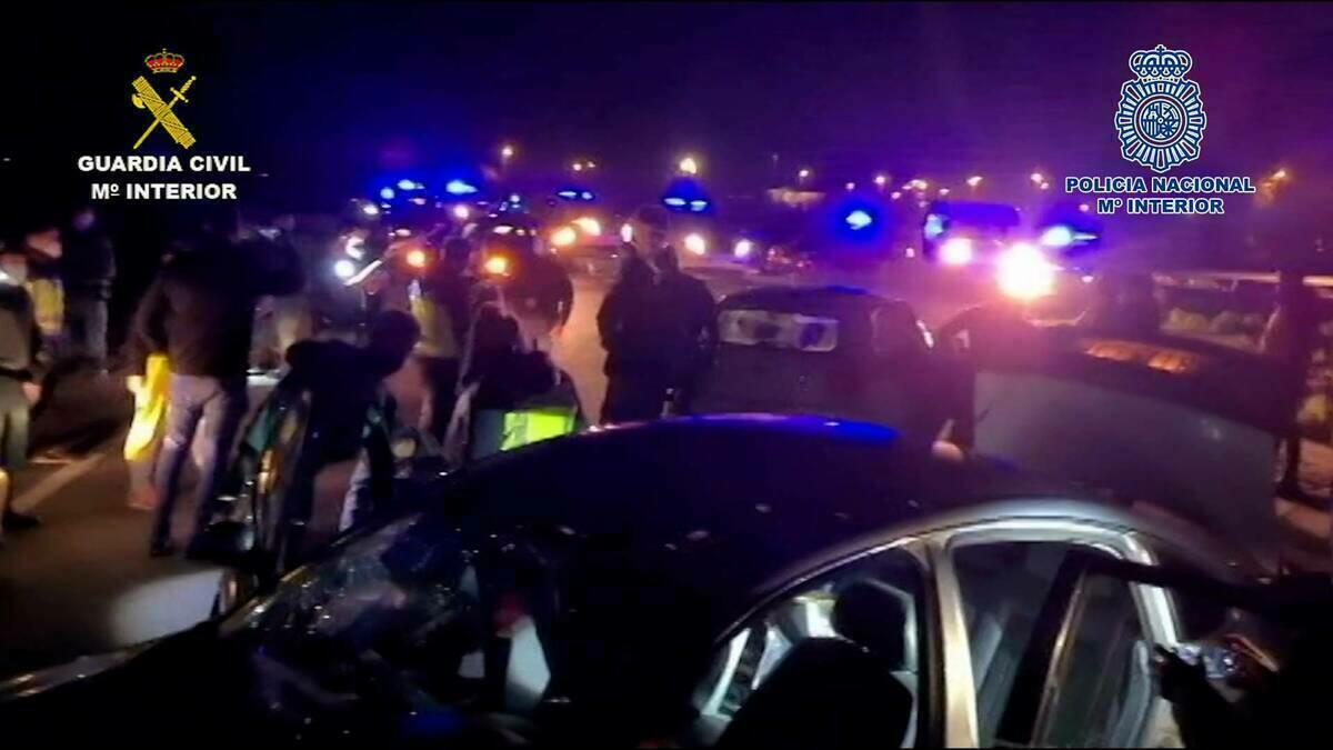 La Guardia Civil y la Policía Nacional detienen a seis personas y esclarecen 131 delitos de robo cometidos en naves industriales de Alicante, Valencia y Murcia