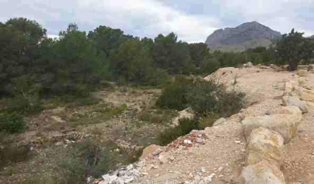 Benidorm limpiará de escombros y matorrales los caminos y vías pecuarias de El Moralet