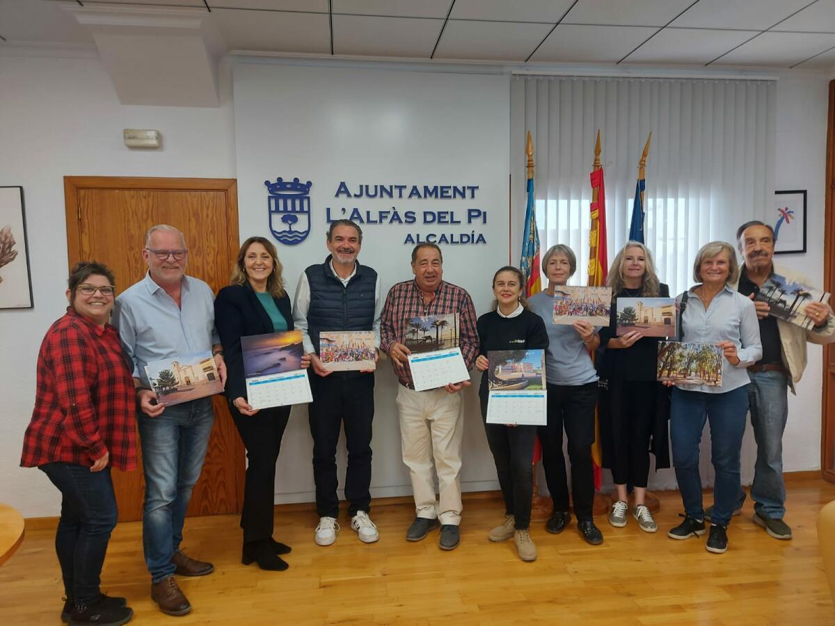 Salen a la venta los calendarios solidarios de la Asociación Voluntariado Social de l’Alfàs del Pi 