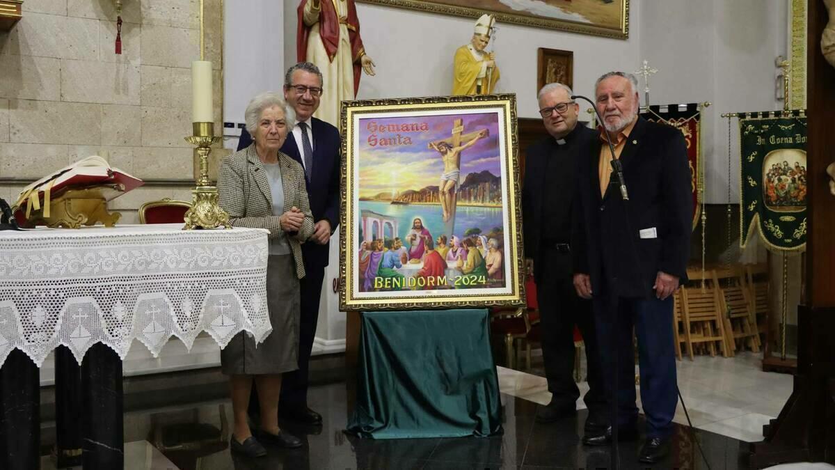 Benidorm inicia los actos de Semana Santa con el tradicional pregón y el descubrimiento del cartel anunciador, obra de Ribes Sogorb