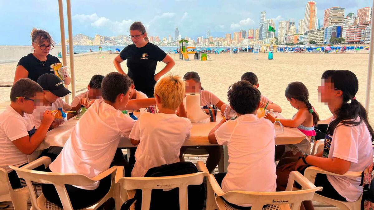 La ludoteca de la playa de Poniente acoge el taller &lsquo;Guardianes del mar&rsquo; de la Concejal&iacute;a de Juventud 