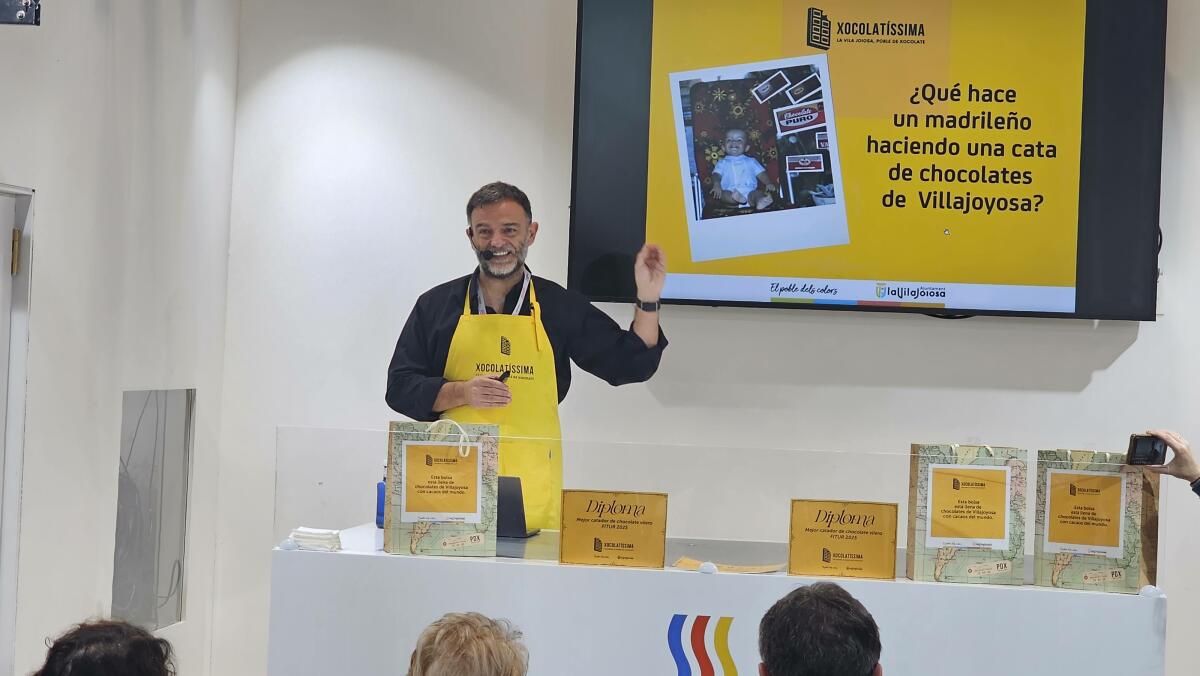 Los chocolates vileros endulzan a los asistentes en la Feria Internacional de Turismo en Madrid 