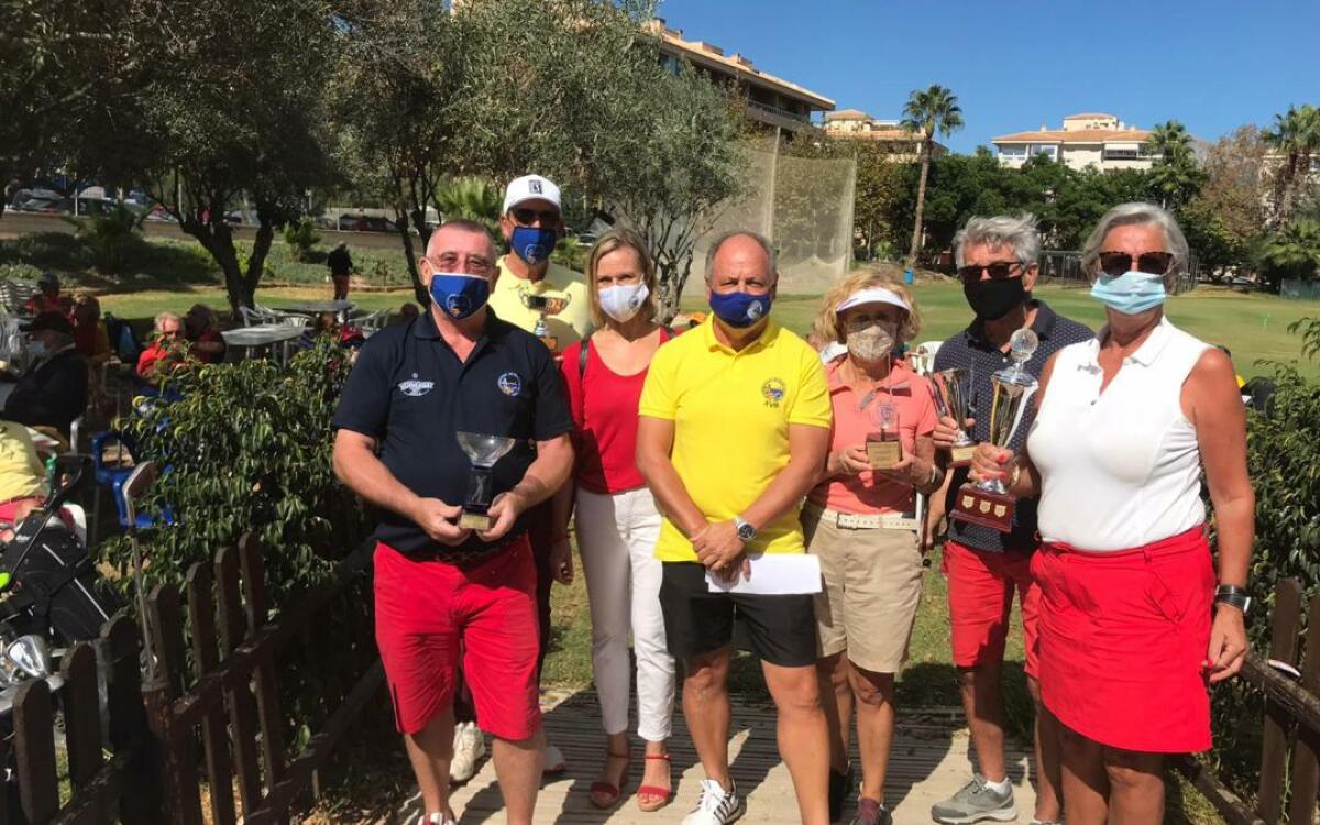 El Club Internacional de Golf L&rsquo;Alf&agrave;s-Albir dona m&aacute;s de 50 kilos de alimentos en su 17 aniversario