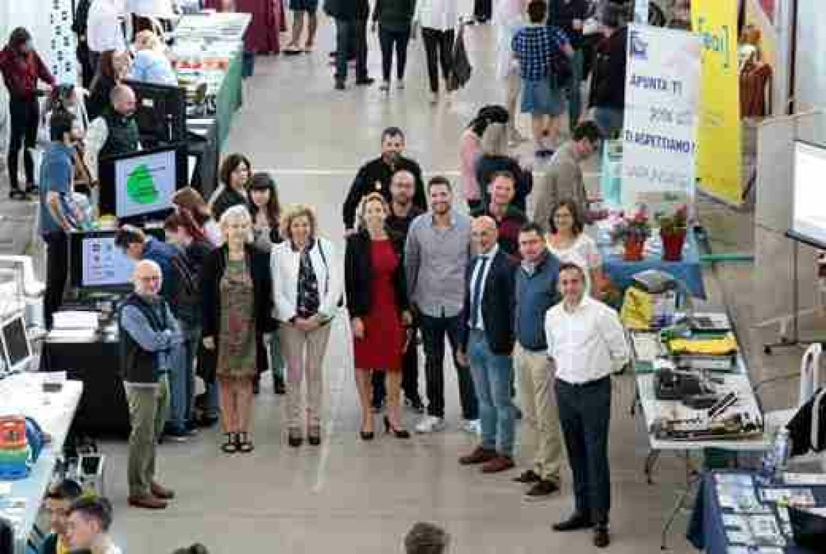 Benidorm &middot; &lsquo;Orienta&rsquo;t&rsquo;, una feria llena de posibilidades de futuro para los estudiantes de 4&ordm; de ESO