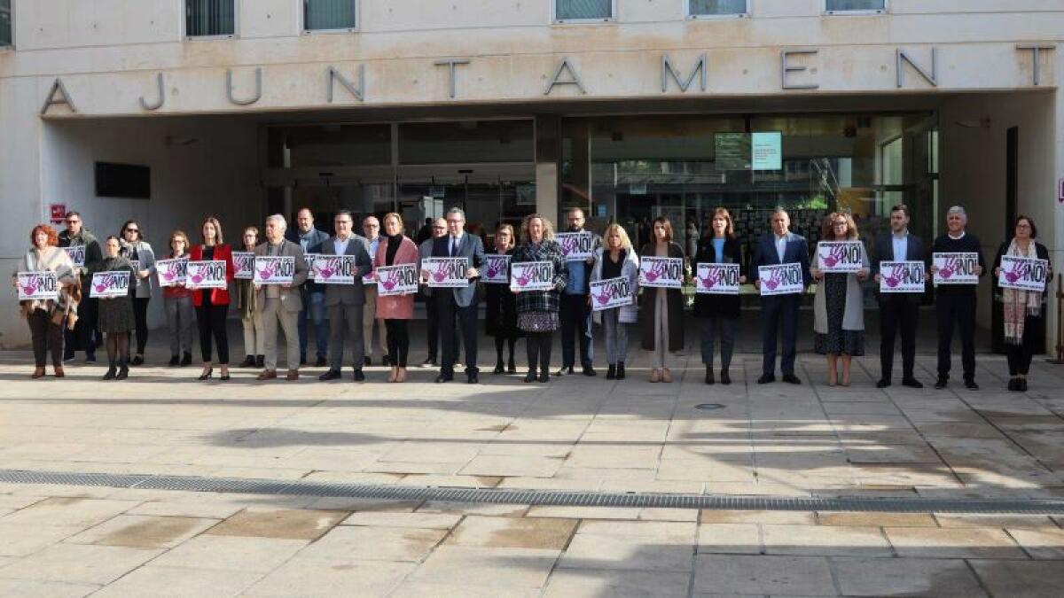 Benidorm condena el último crimen por violencia machista ocurrido en Avilés