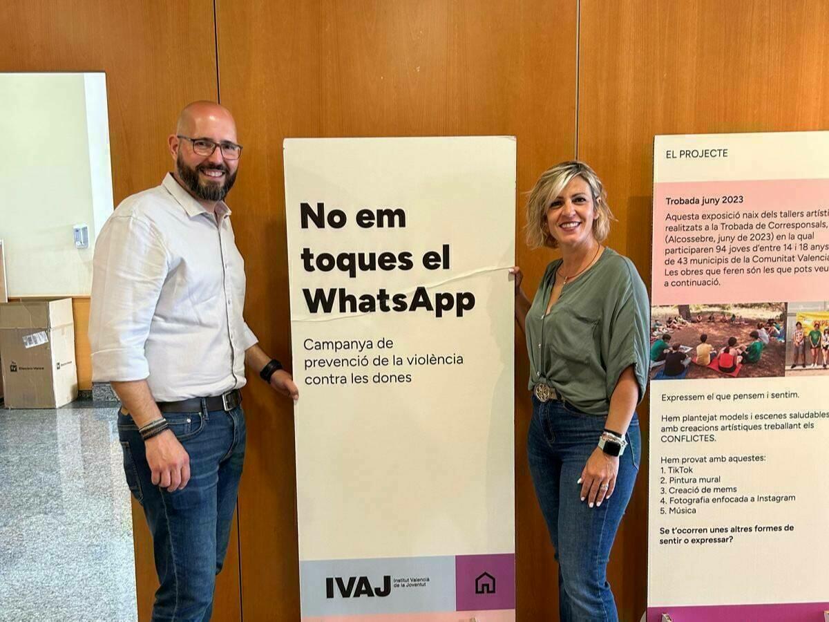 La exposición “No em toques el Whatsapp” visitó el Centre Juvenil