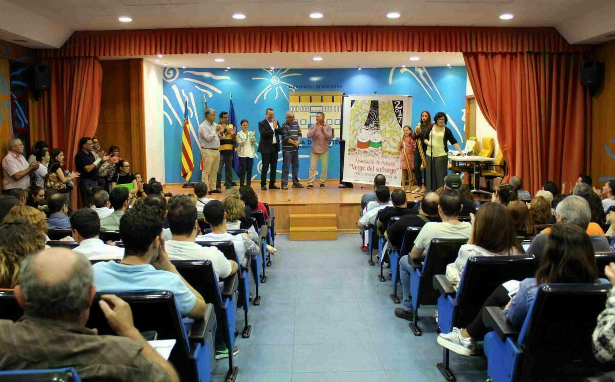 Benidorm &middot; L&rsquo;Associaci&oacute; de Penyes presenta el cartel y la portada de su &lsquo;llibret&rsquo;