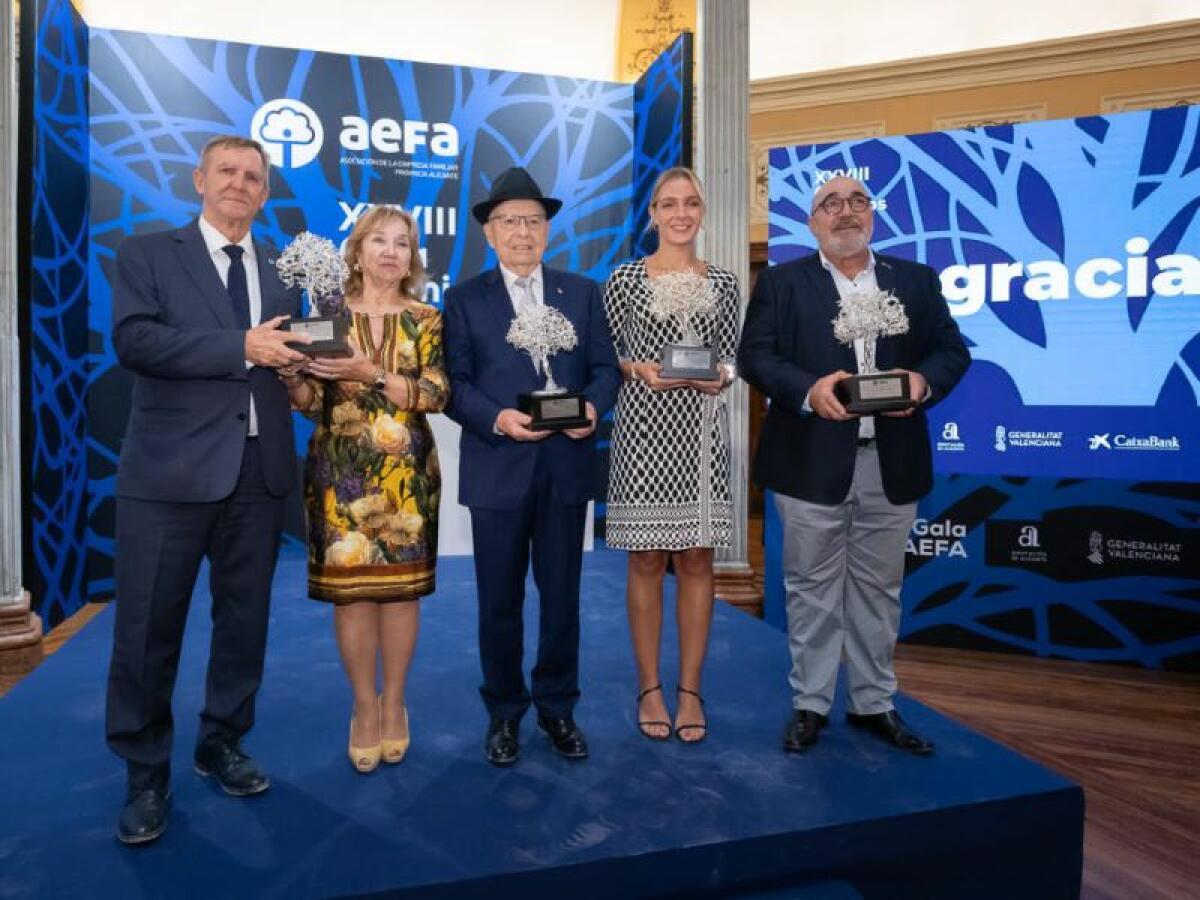 AEFA reconoce la trayectoria de Plásticos Inden, Avecox y Port Hotels en la gala de los XXVIII Premios AEFA