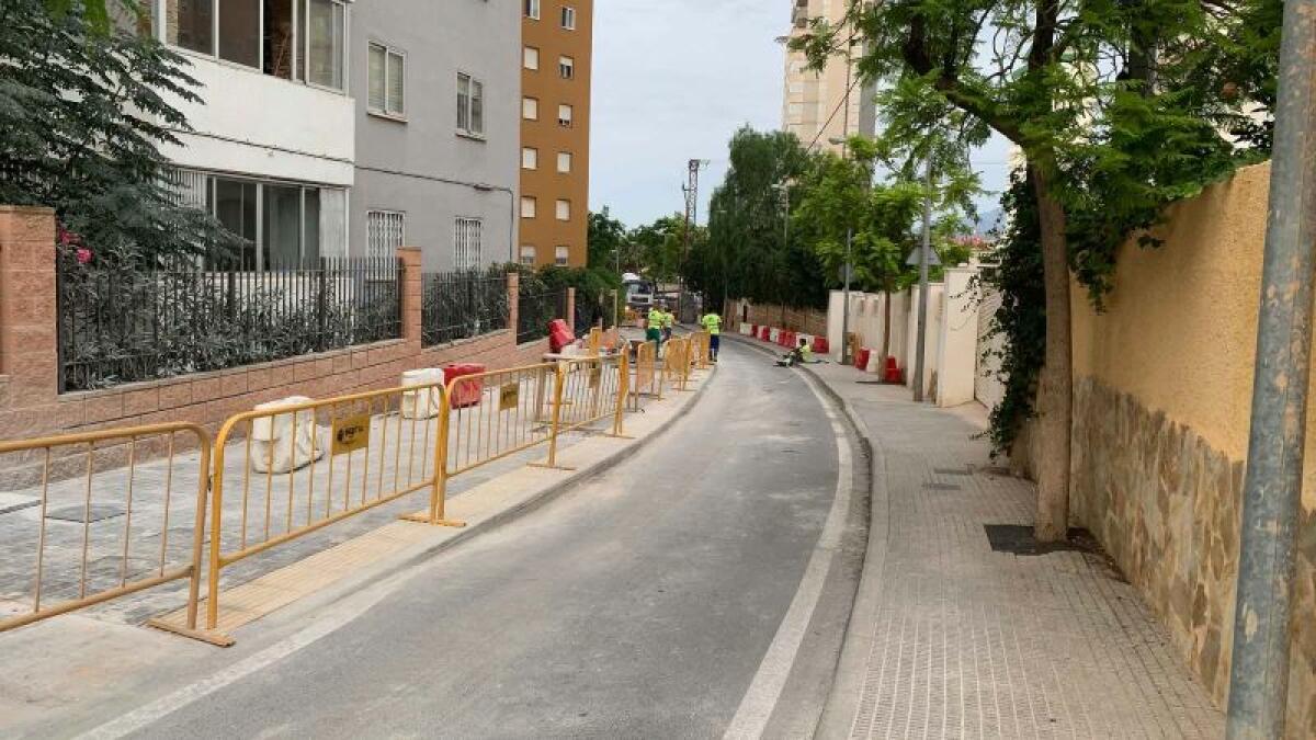 Benidorm finaliza la próxima semana la mejora de la accesibilidad y movilidad en varias vías de Foietes y La Cala