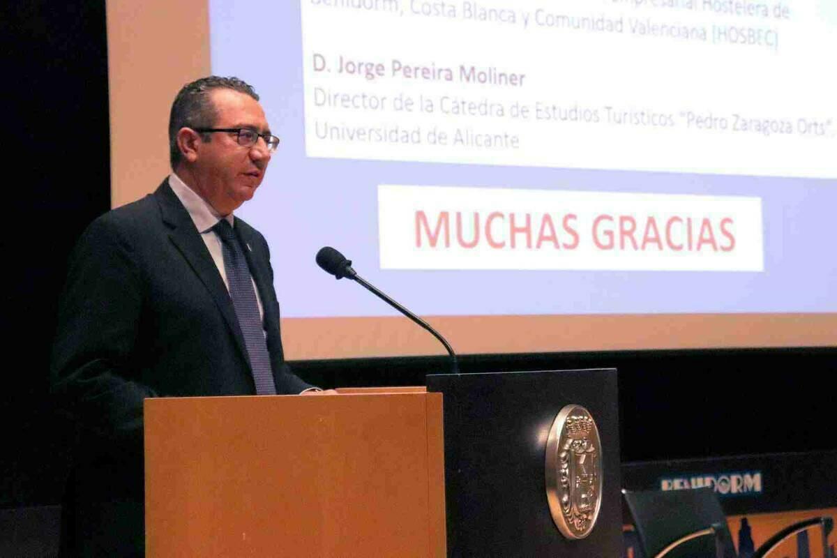 XIX Foro Internacional &middot; Expertos aseguran que aplicar la inteligencia artificial es clave para ganar competitividad tur&iacute;stica