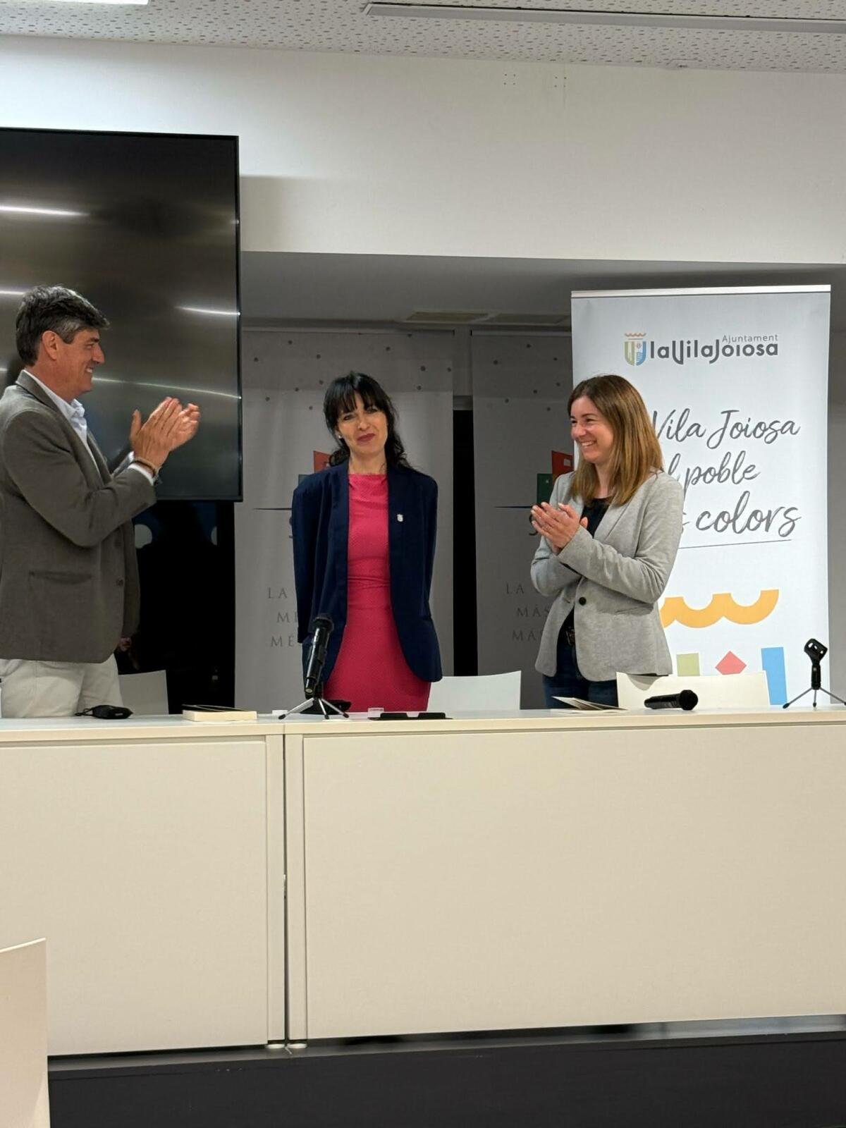 Más de 40 autores exponen sus obras literarias en la segunda edición de la Feria del Libro de Villajoyosa