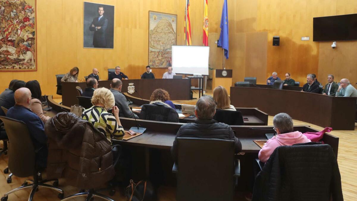 Benidorm avanza en la elaboración de los pliegos del estacionamiento regulado y el servicio de préstamo de bicicletas 