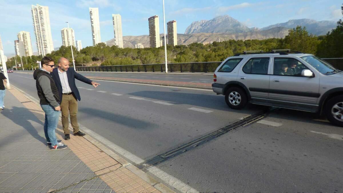 Benidorm sustituye las juntas de dilatación del puente sobre el barranco de Xixo para terminar con las molestias a los vecinos