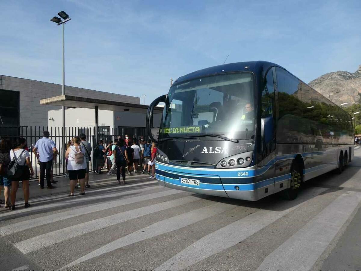 263 estudiantes reciben la subvención de transporte del Ayuntamiento