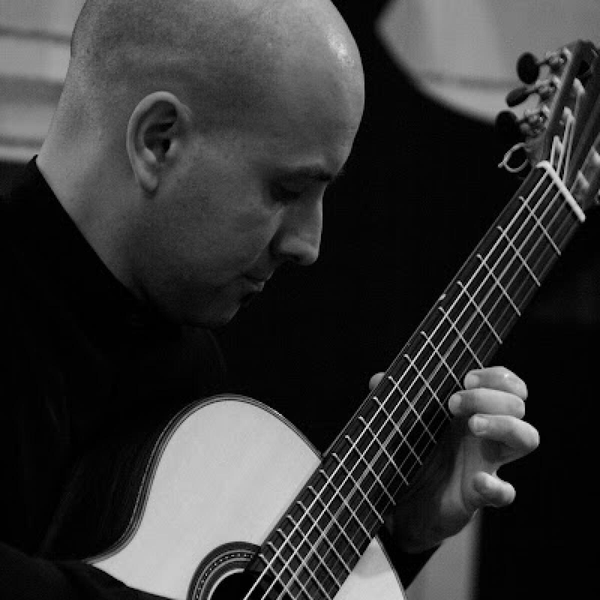 El guitarrista Fernando Espí ofrecerá mañana un recital en el Centro Social Platja Albir