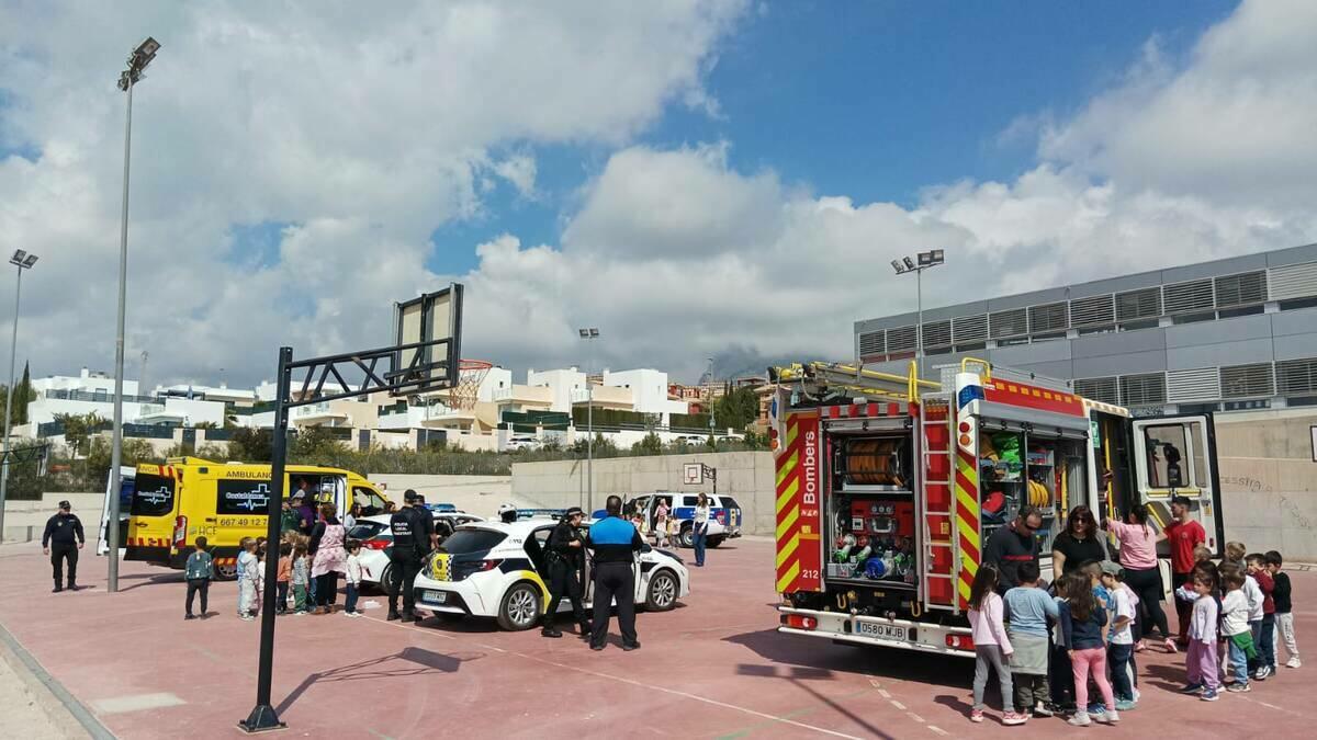 700 ESCOLARES PARTICIPAN EN LOS SIMULACROS DE EVACUACIÓN Y EMERGENCIAS EN LOS CENTROS EDUCATIVOS DE FINESTRAT